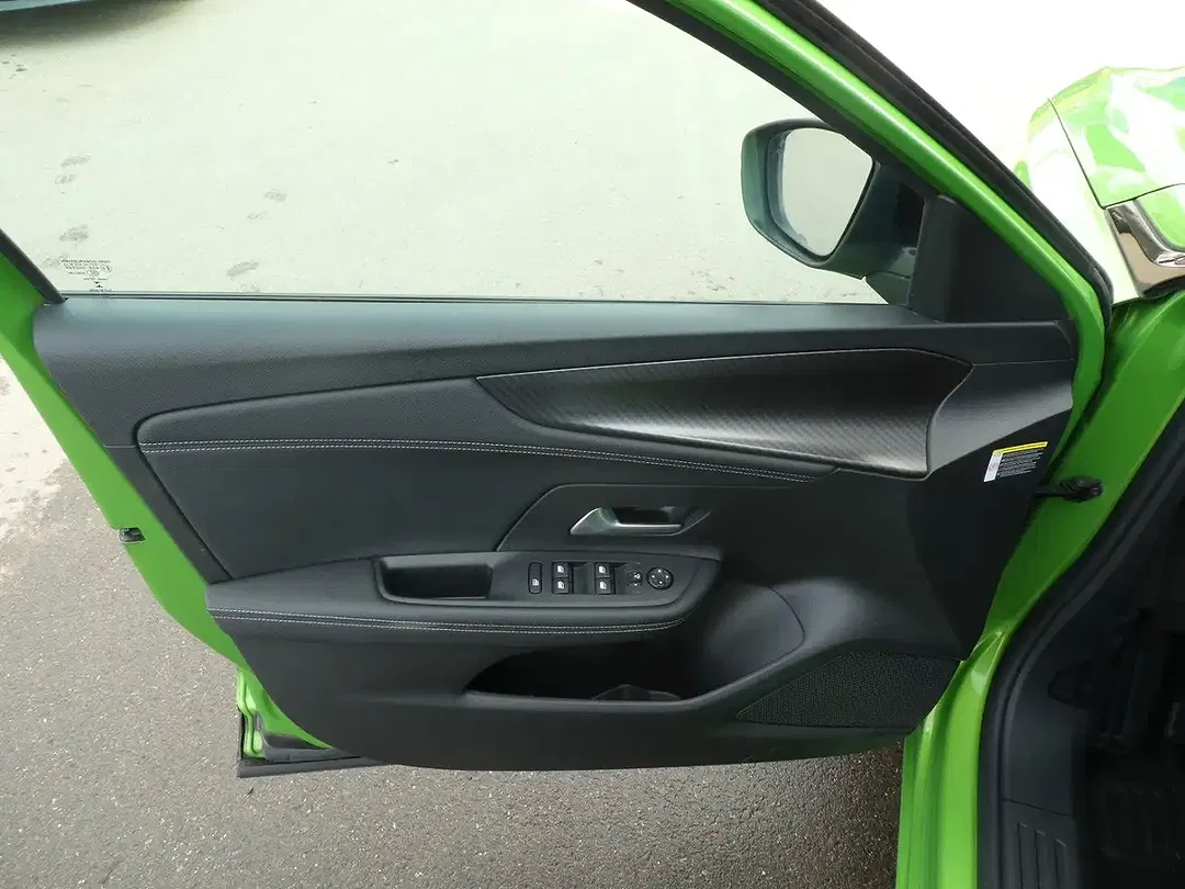 Opel Mokka-E - Thumbnail 8