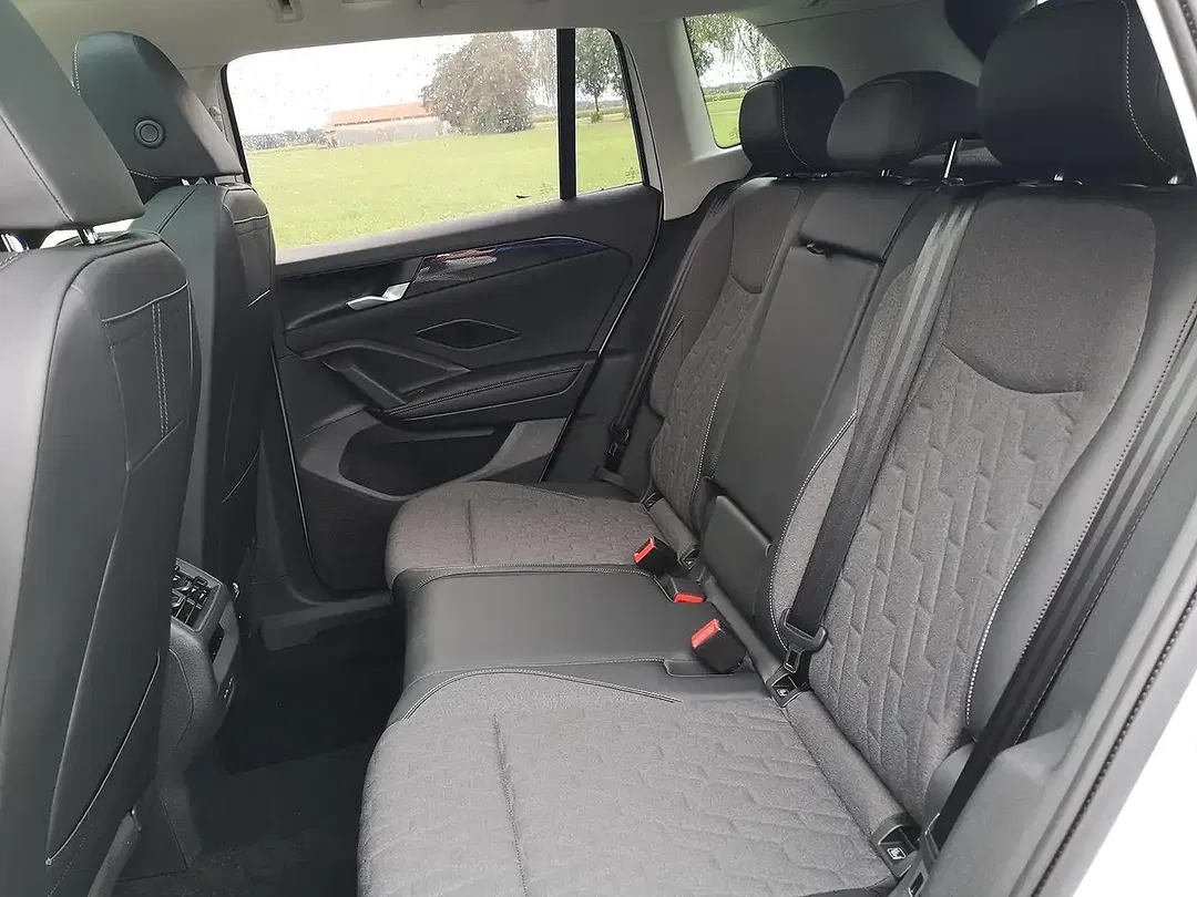 Volkswagen Tiguan - Thumbnail 10