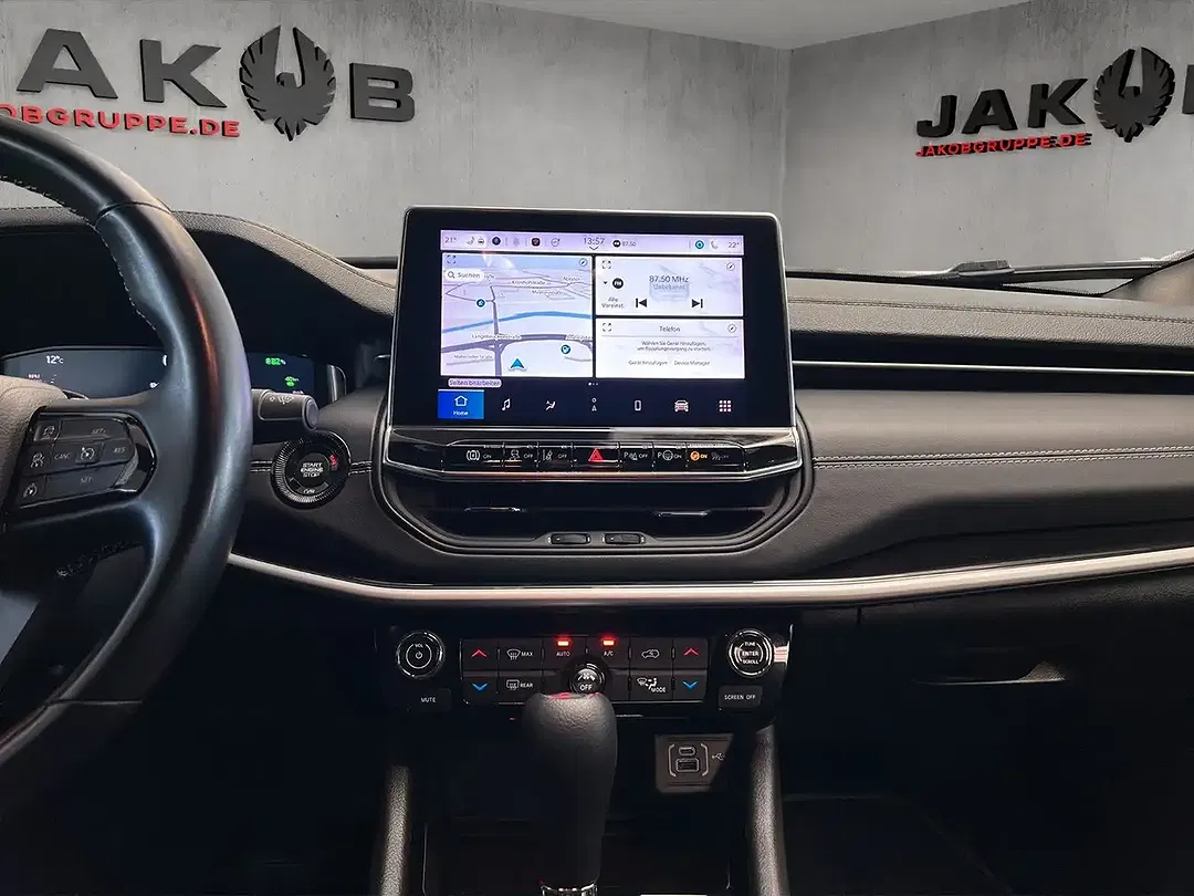Jeep Compass - Thumbnail 13