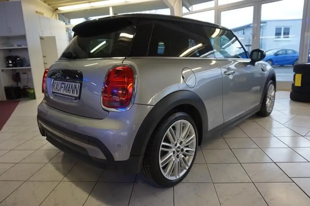 MINI Cooper - Thumbnail 3