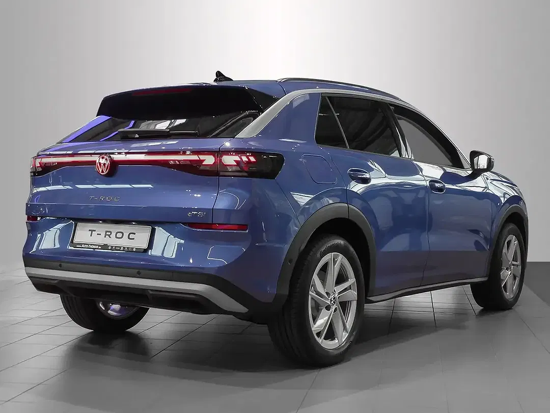 Volkswagen T-Roc - Thumbnail 3