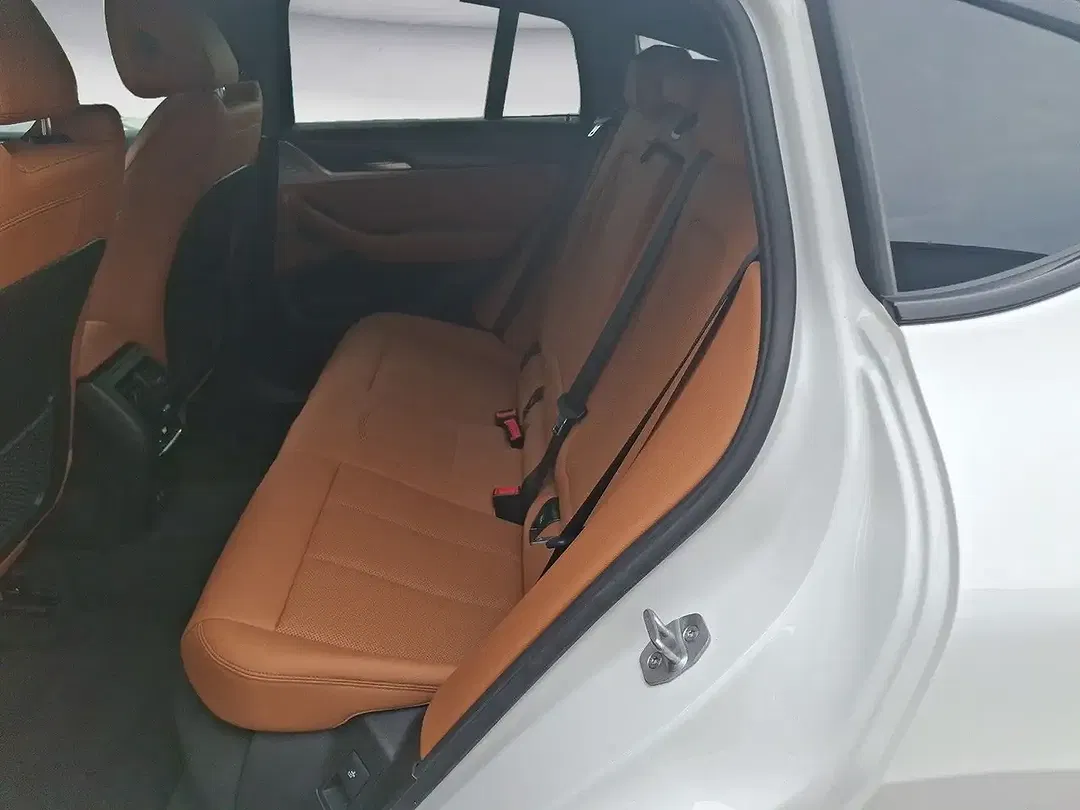 BMW X4 - Thumbnail 13