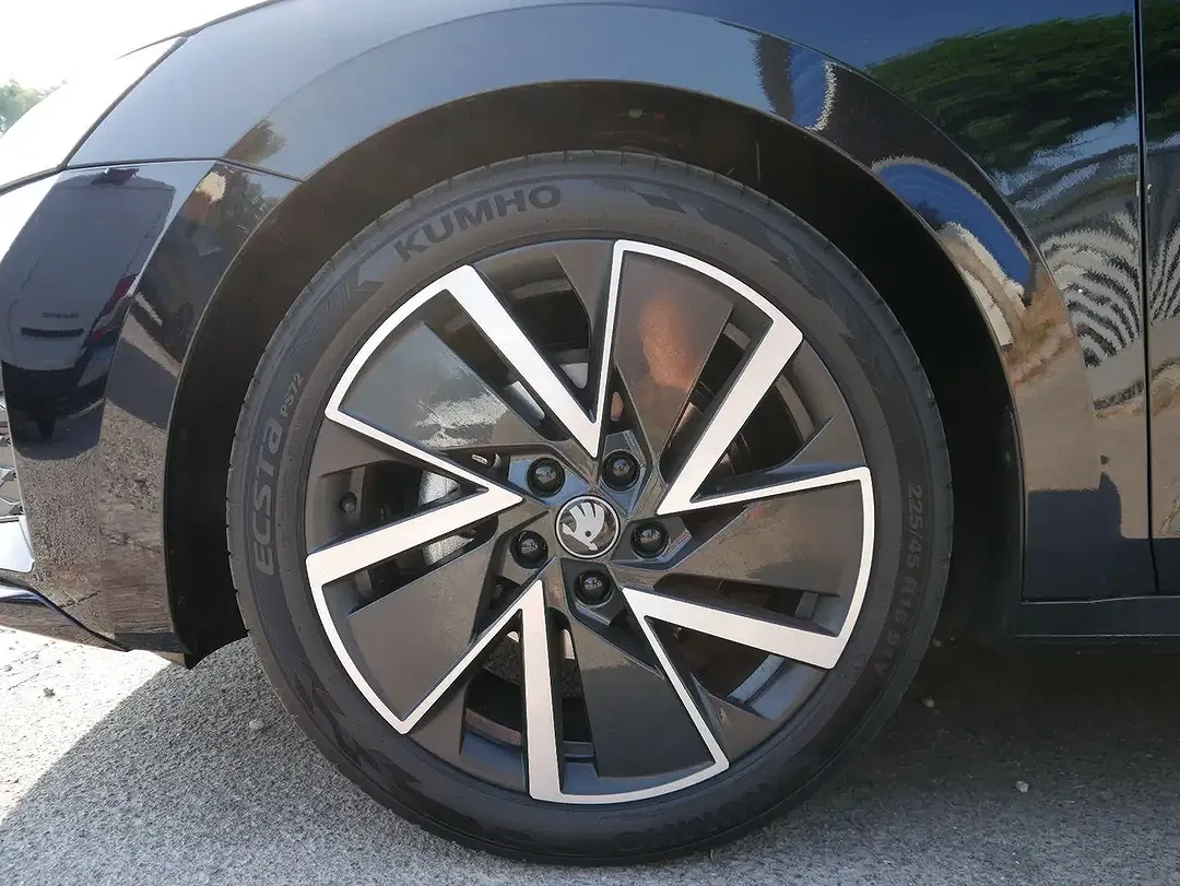 Skoda Octavia - Thumbnail 3