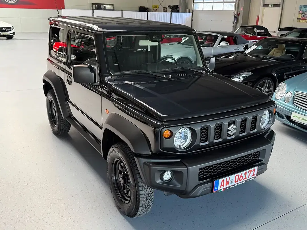 Suzuki Jimny - Thumbnail 10