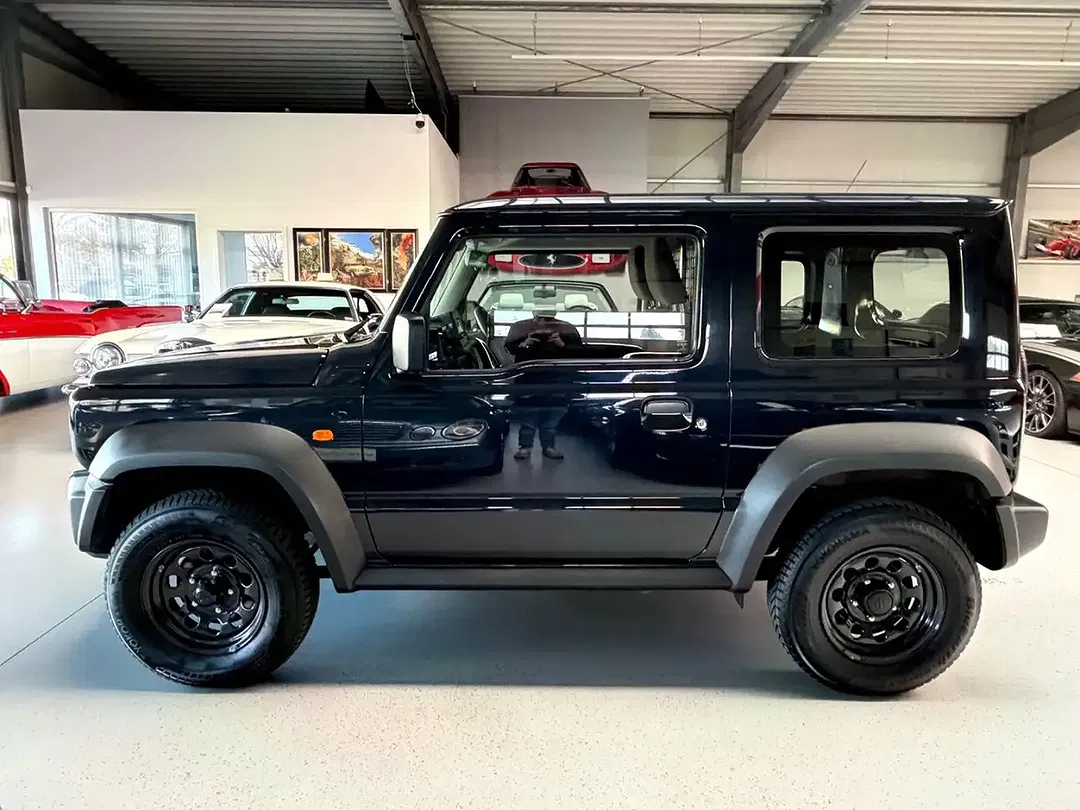 Suzuki Jimny - Thumbnail 3