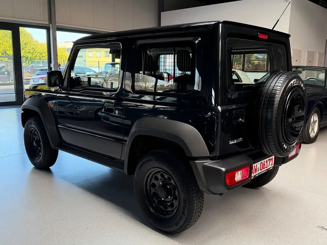 Suzuki Jimny - Thumbnail 4