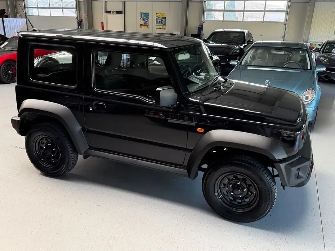 Suzuki Jimny - Thumbnail 5