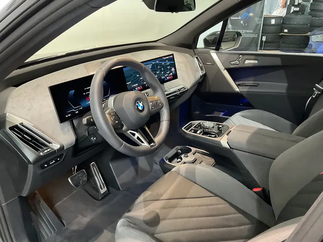 BMW iX - Thumbnail 6