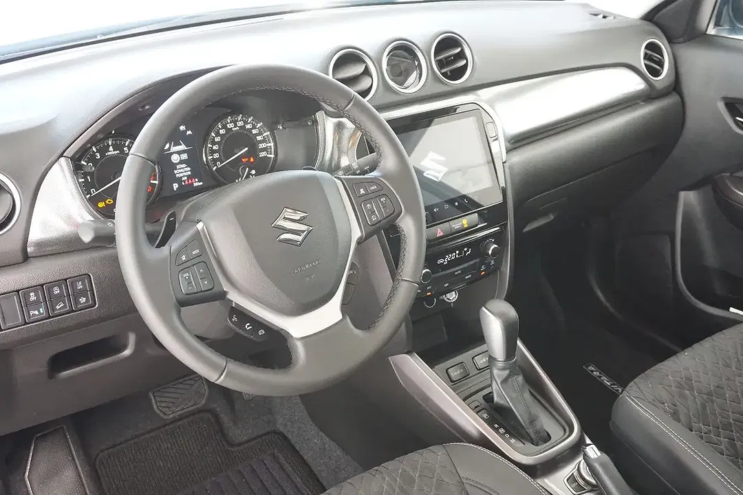 Suzuki Vitara - Thumbnail 5