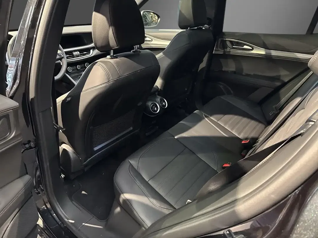 Alfa Romeo Stelvio - Thumbnail 12