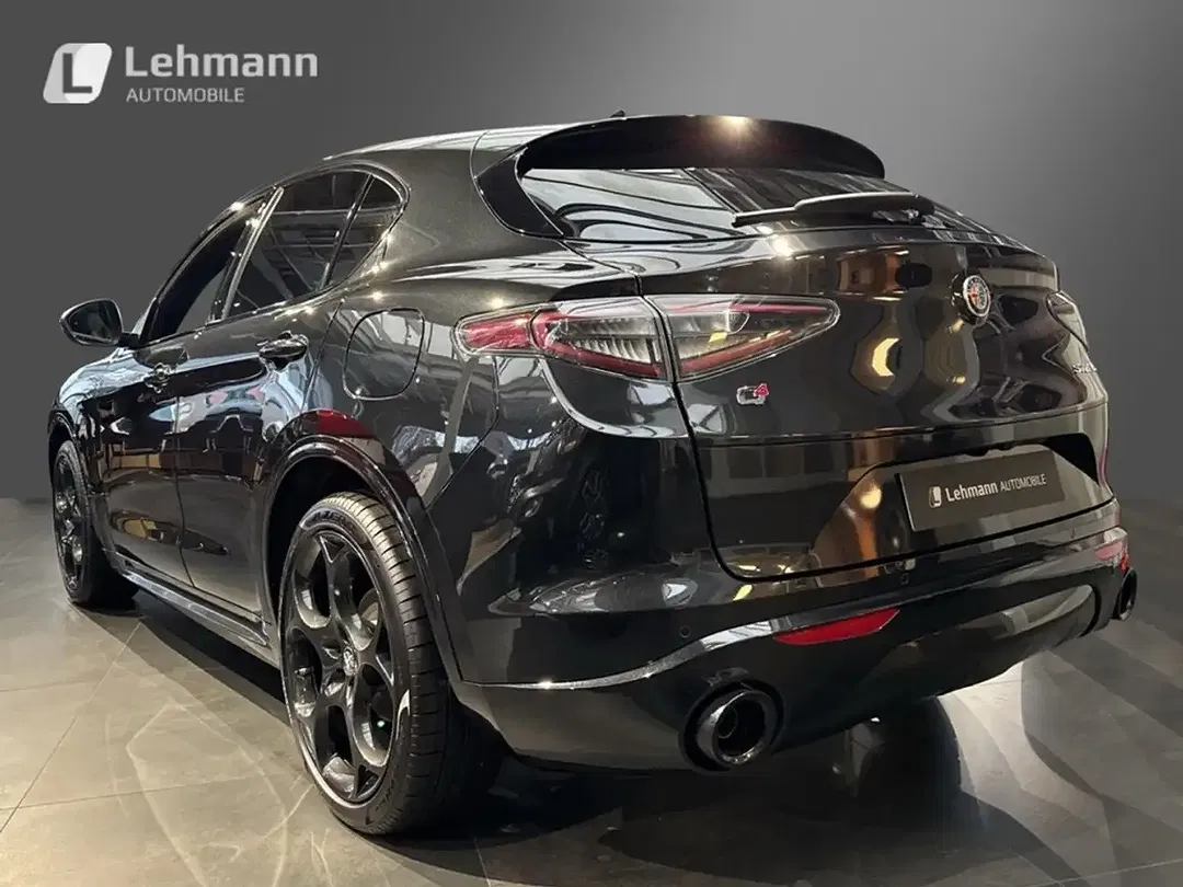 Alfa Romeo Stelvio - Thumbnail 4