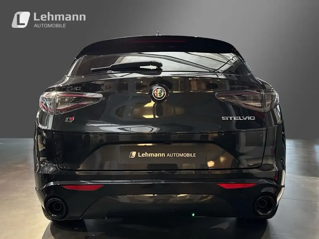 Alfa Romeo Stelvio - Thumbnail 5