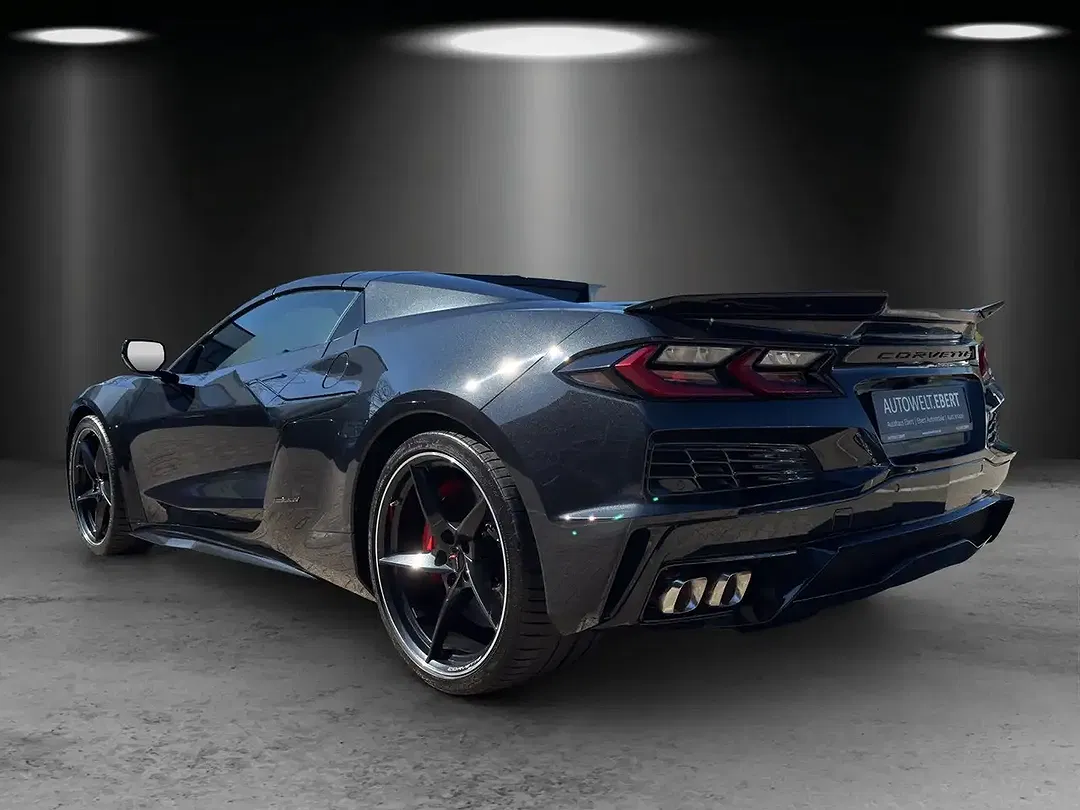 Corvette C8 - Thumbnail 3
