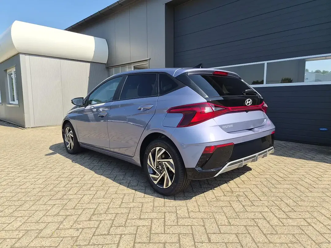 Hyundai i20 - Thumbnail 2