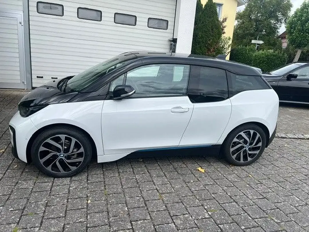 BMW i3 - Thumbnail 6