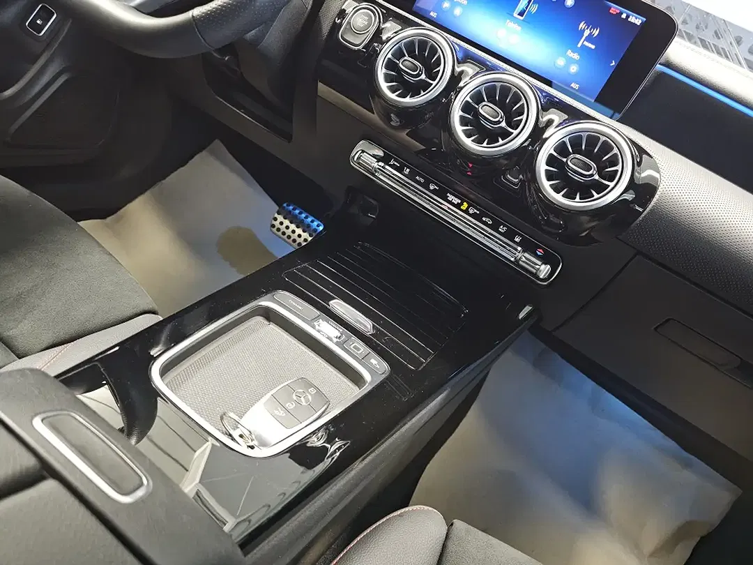 Mercedes-Benz CLA 250 - Thumbnail 14