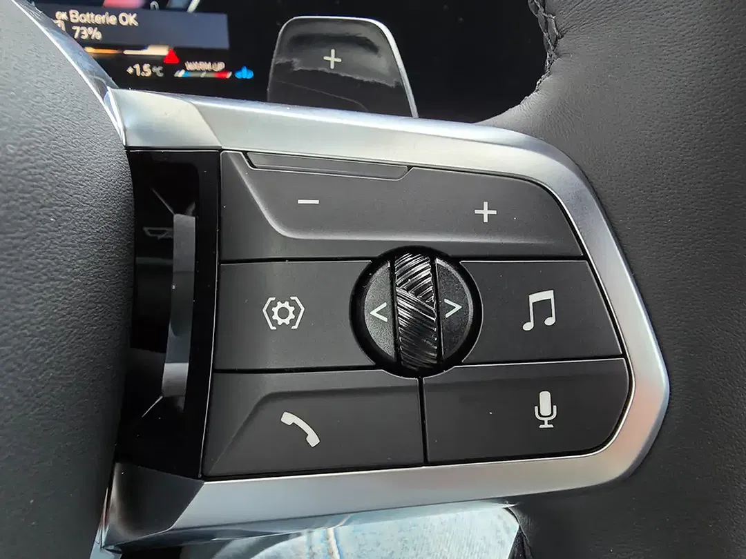 BMW X1 - Thumbnail 10