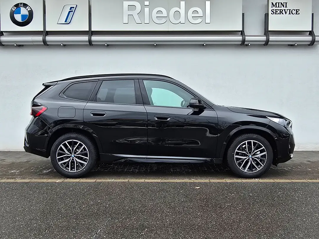 BMW X1 - Thumbnail 3