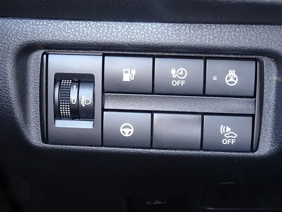 Nissan Leaf - Thumbnail 10