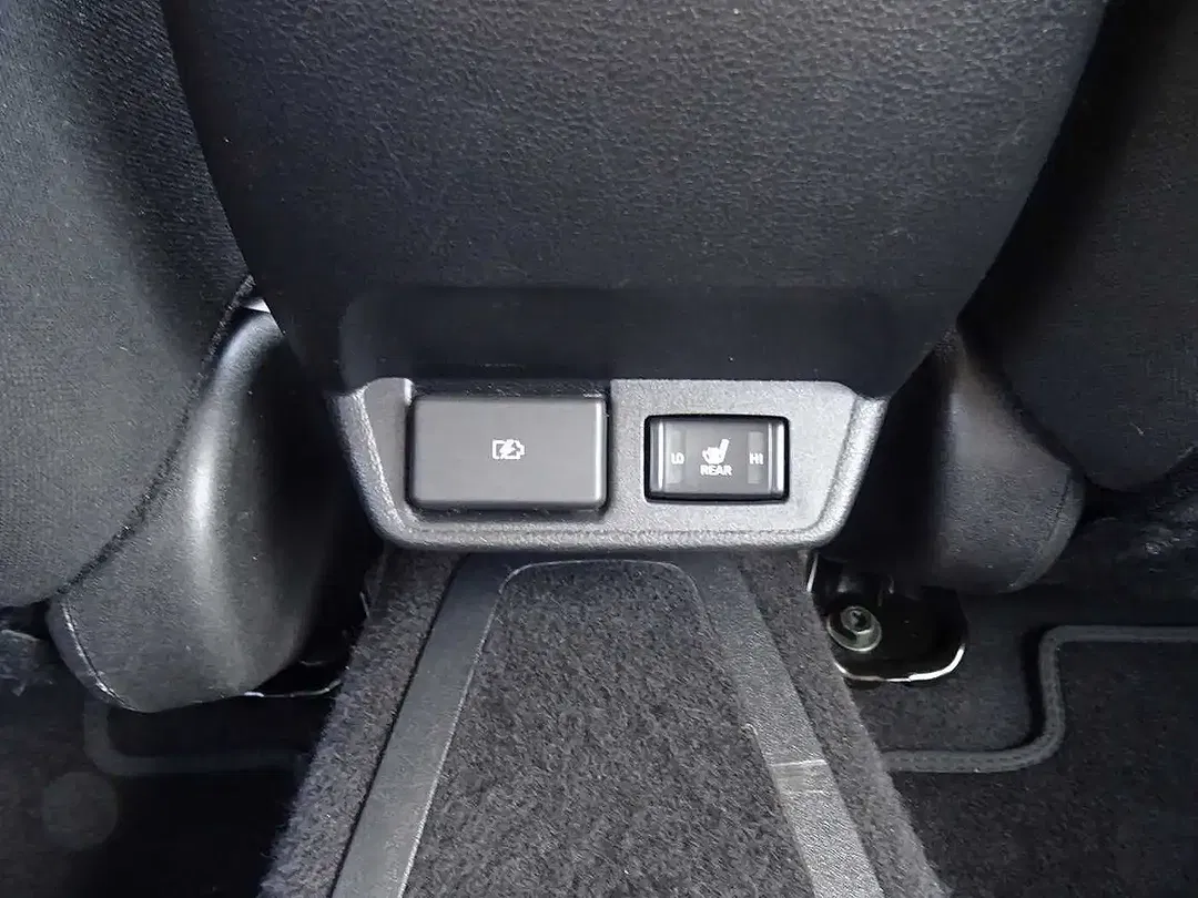 Nissan Leaf - Thumbnail 7