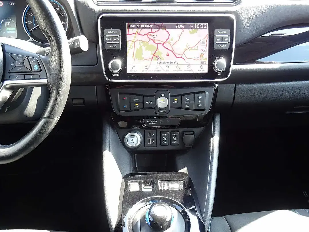 Nissan Leaf - Thumbnail 9
