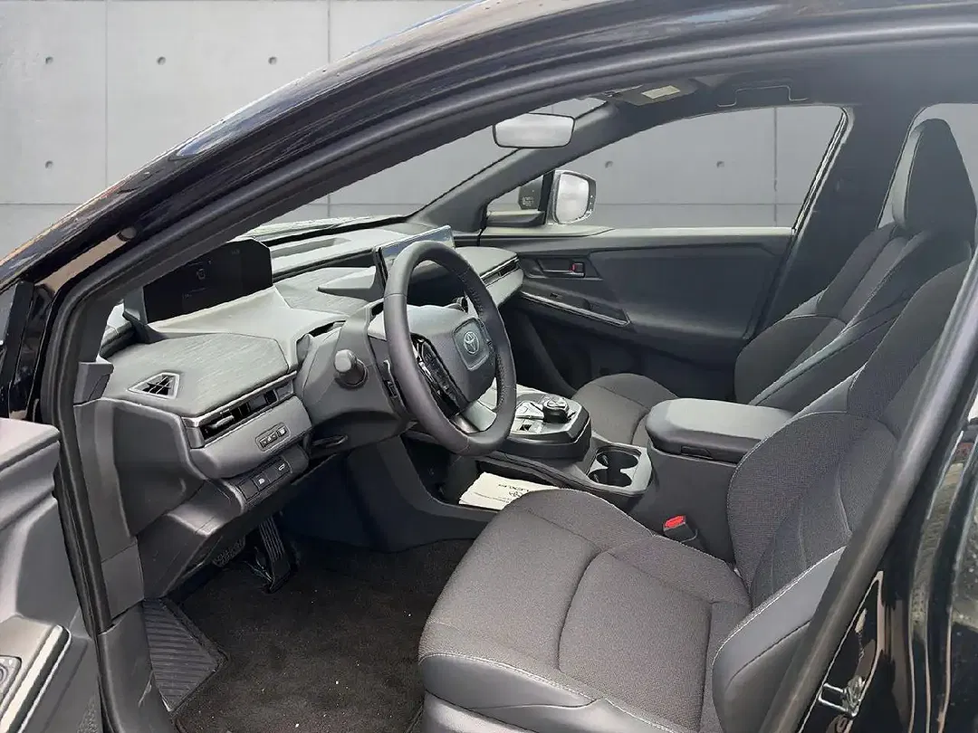 Toyota C-HR - Thumbnail 8