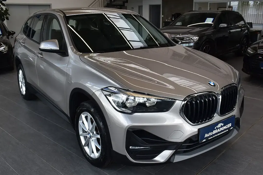 BMW X1 - Thumbnail 3