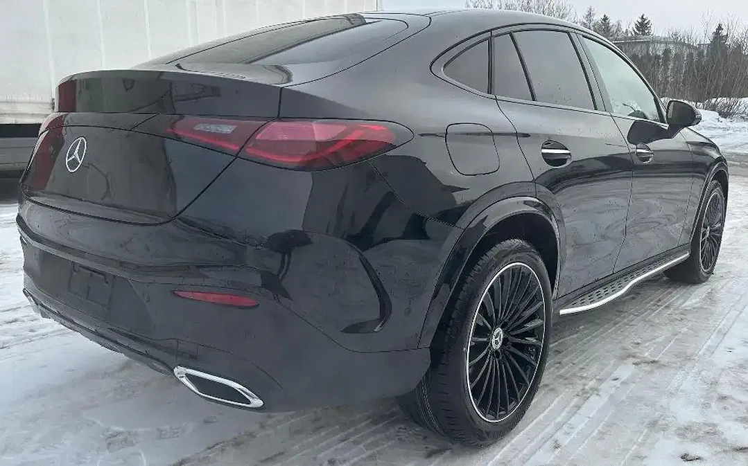 Mercedes-Benz GLC 300 - Thumbnail 3