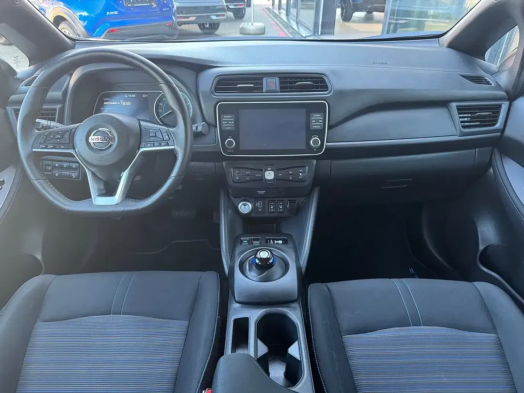 Nissan Leaf - Thumbnail 11