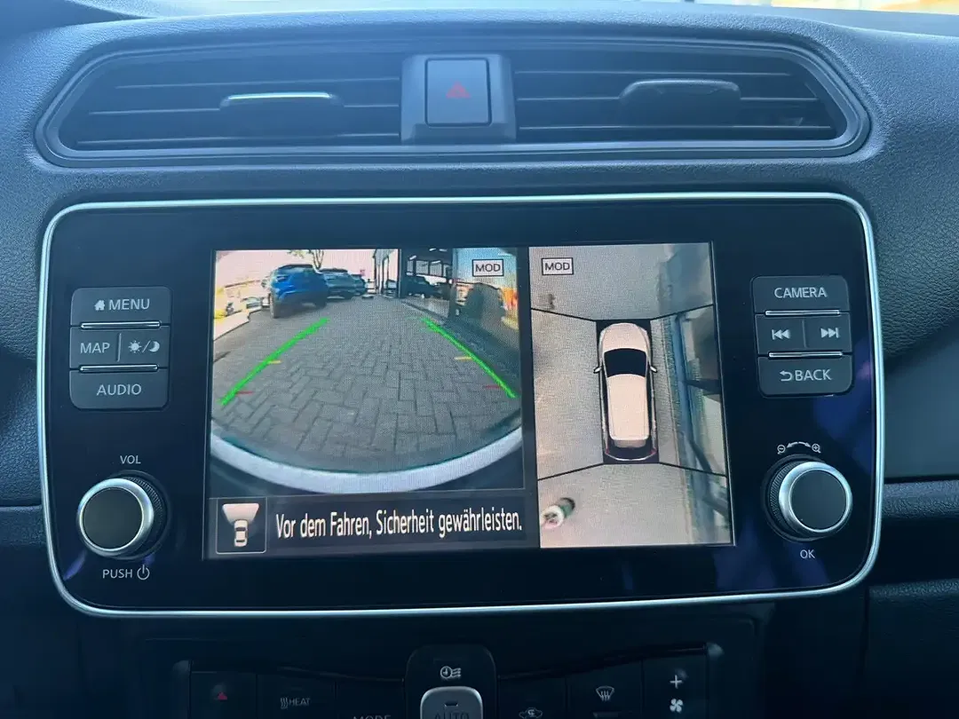 Nissan Leaf - Thumbnail 14