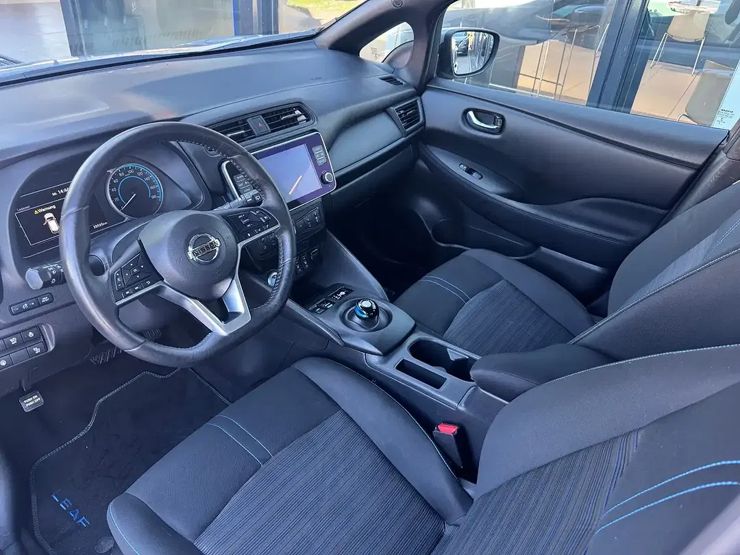 Nissan Leaf - Thumbnail 7