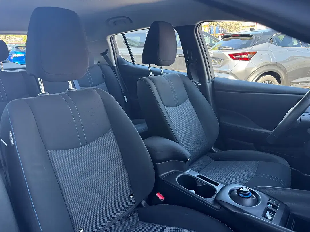 Nissan Leaf - Thumbnail 8