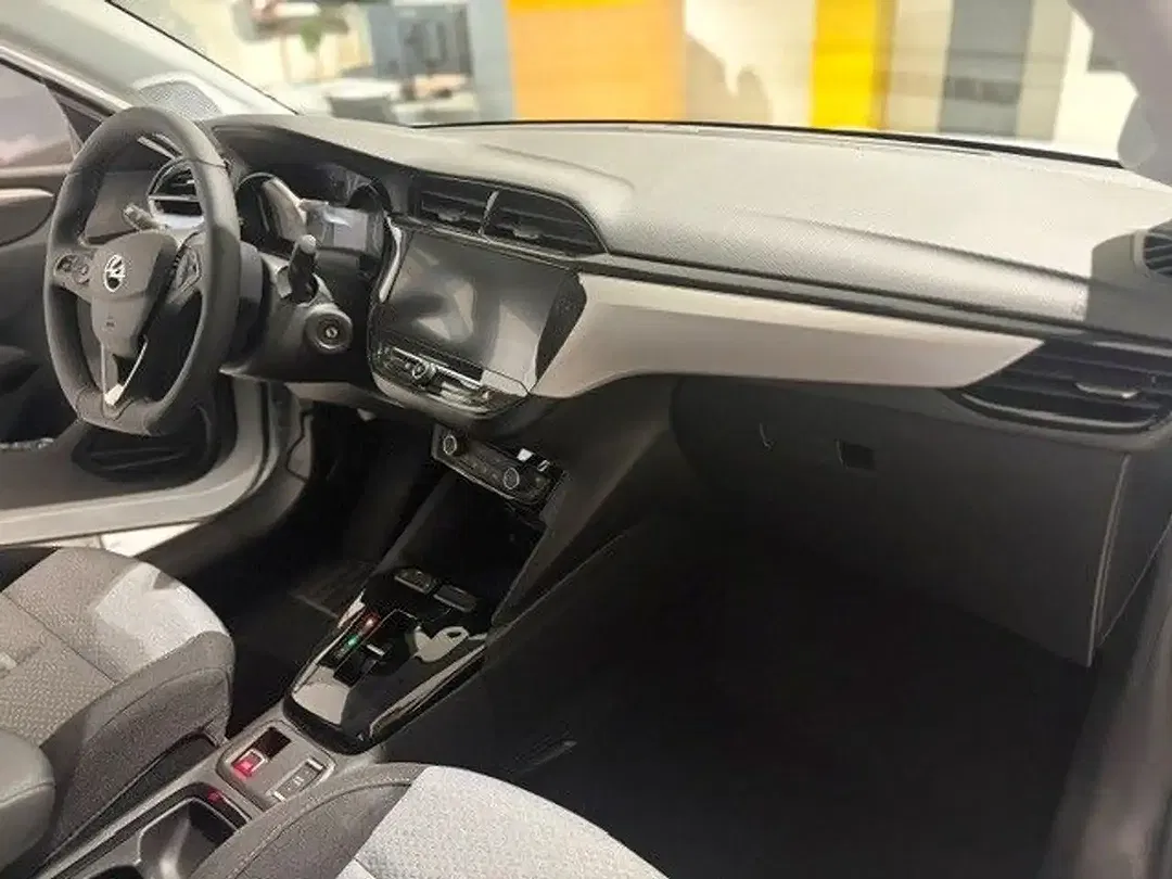 Opel Corsa - Thumbnail 3