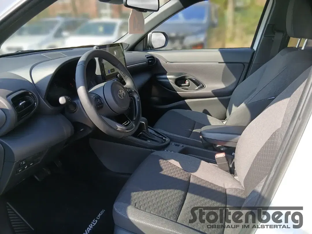 Toyota Yaris Cross - Thumbnail 12