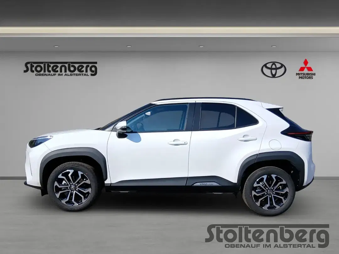 Toyota Yaris Cross - Thumbnail 3