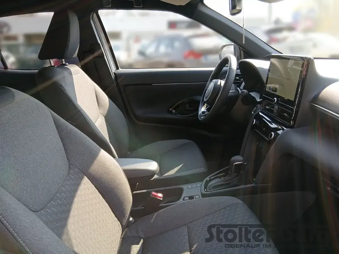 Toyota Yaris Cross - Thumbnail 6