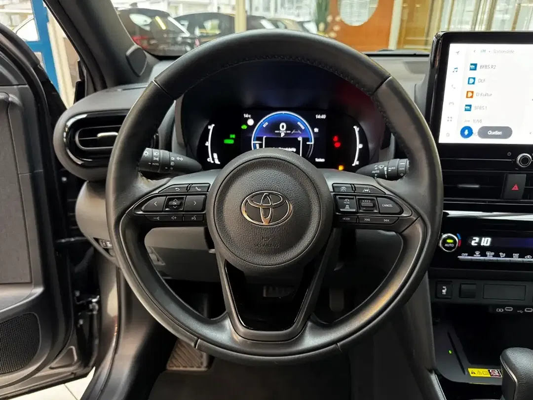 Toyota Yaris Cross - Thumbnail 11