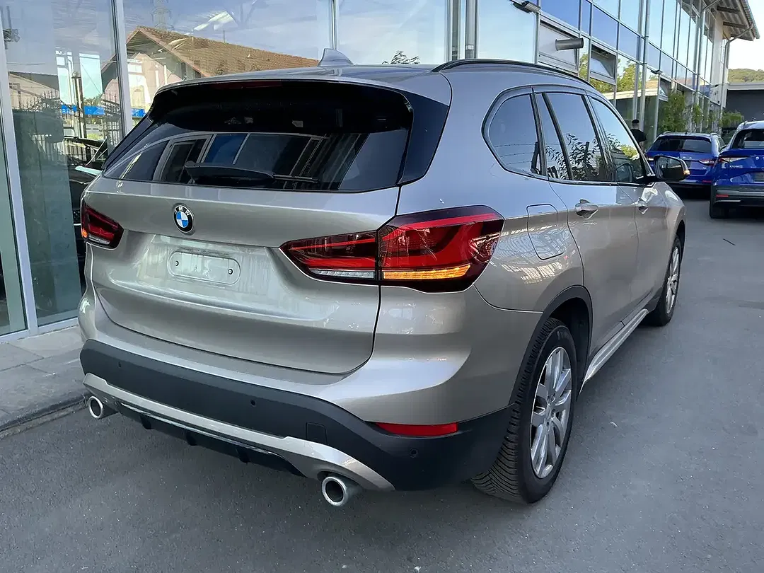 BMW X1 - Thumbnail 2