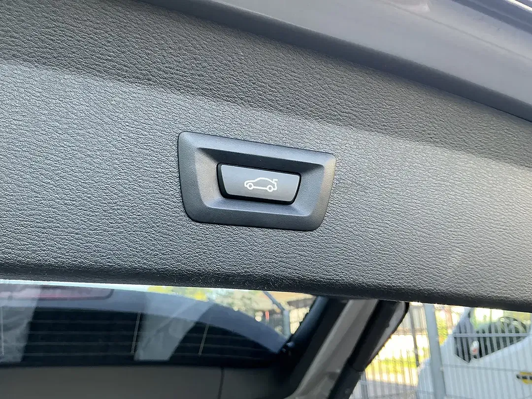 BMW X1 - Thumbnail 3