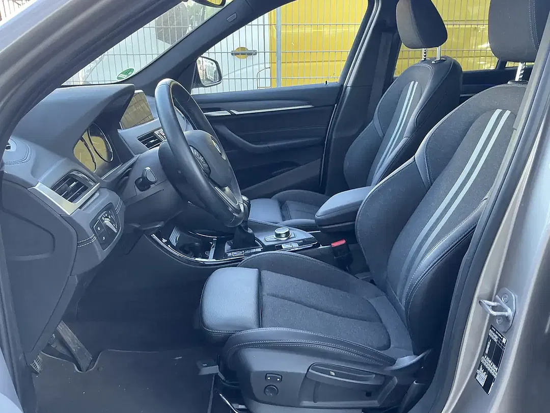 BMW X1 - Thumbnail 6