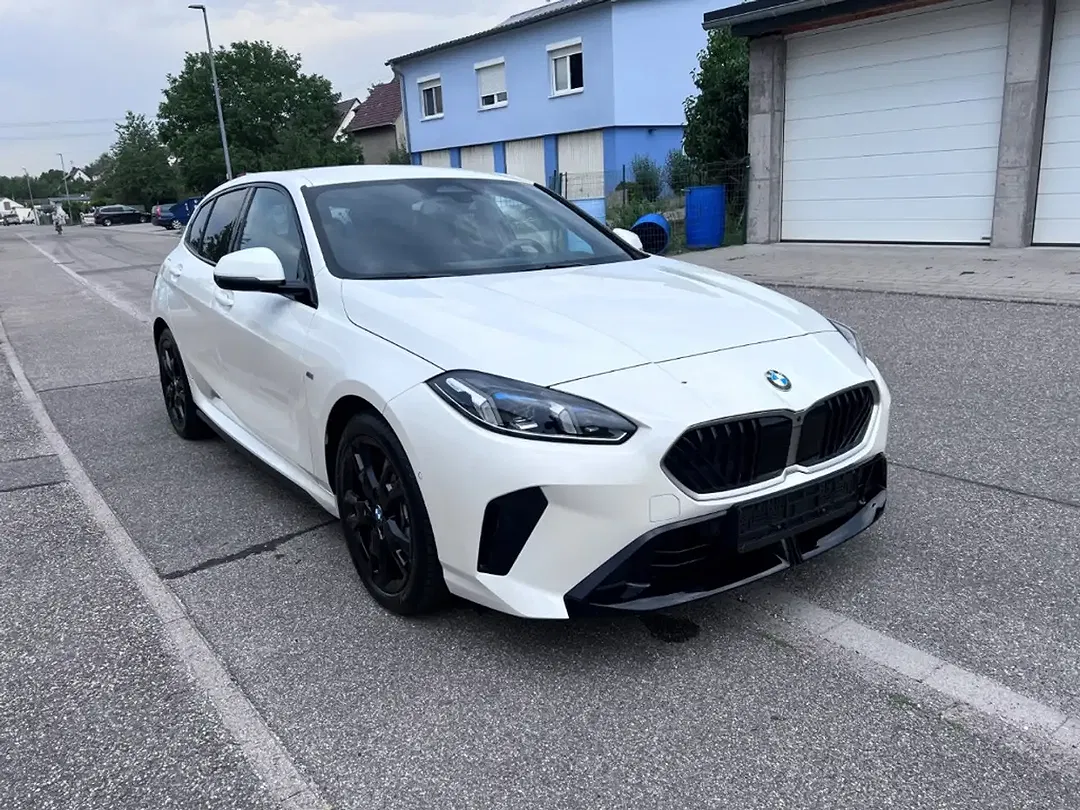 BMW 120 - Thumbnail 3