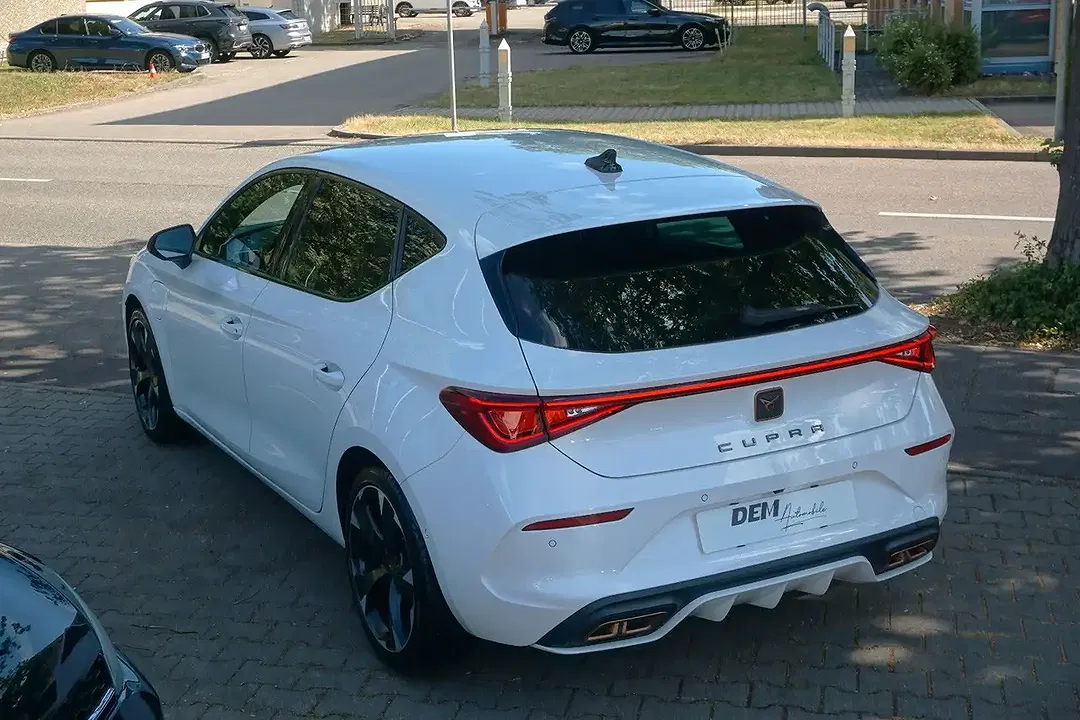 CUPRA Leon - Thumbnail 2