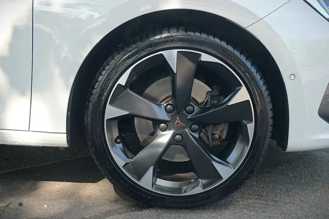 CUPRA Leon - Thumbnail 6