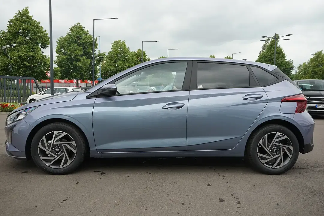 Hyundai i20 - Thumbnail 3