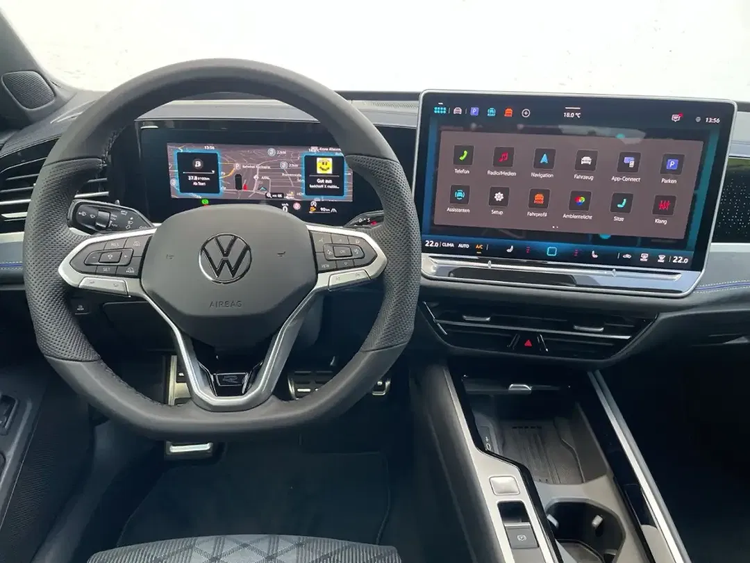 Volkswagen Passat - Thumbnail 13