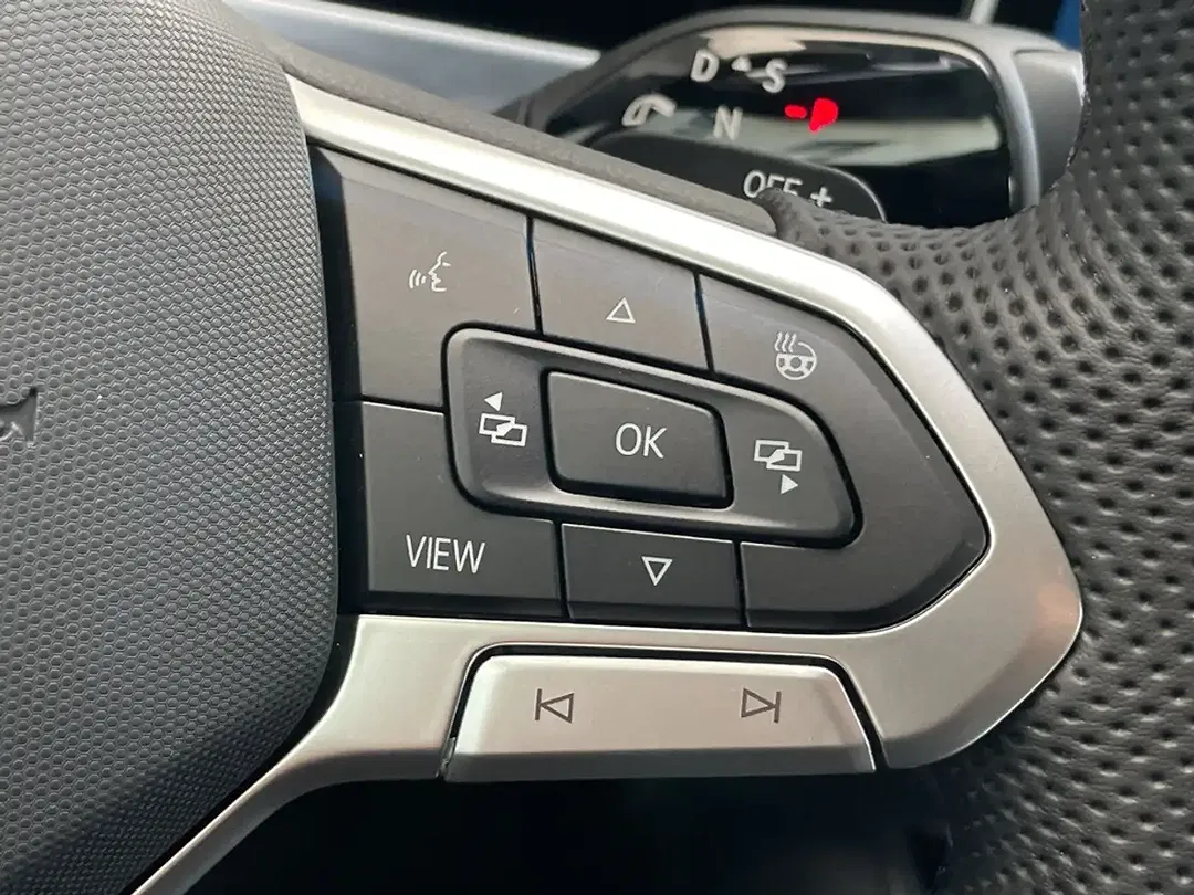 Volkswagen Passat - Thumbnail 15