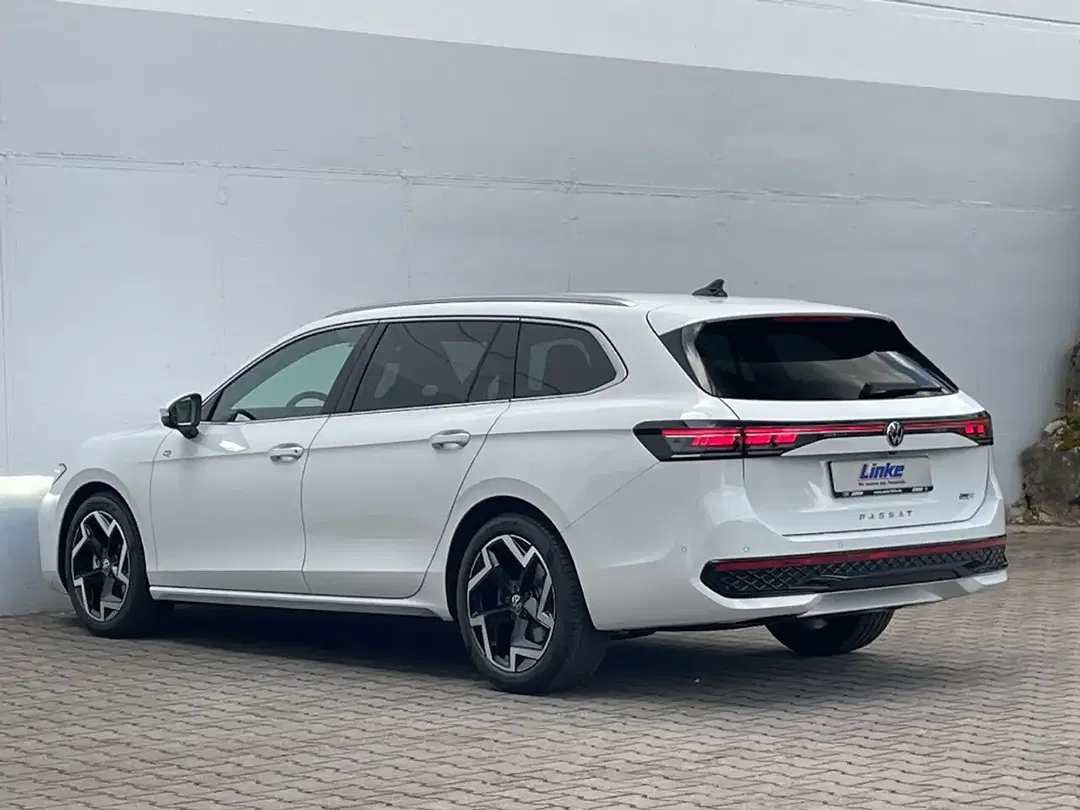 Volkswagen Passat - Thumbnail 7
