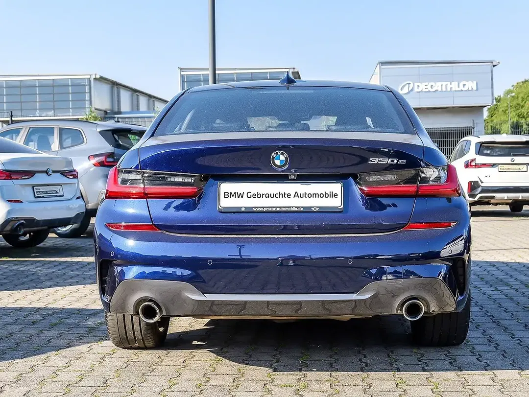 BMW 330 - Thumbnail 11