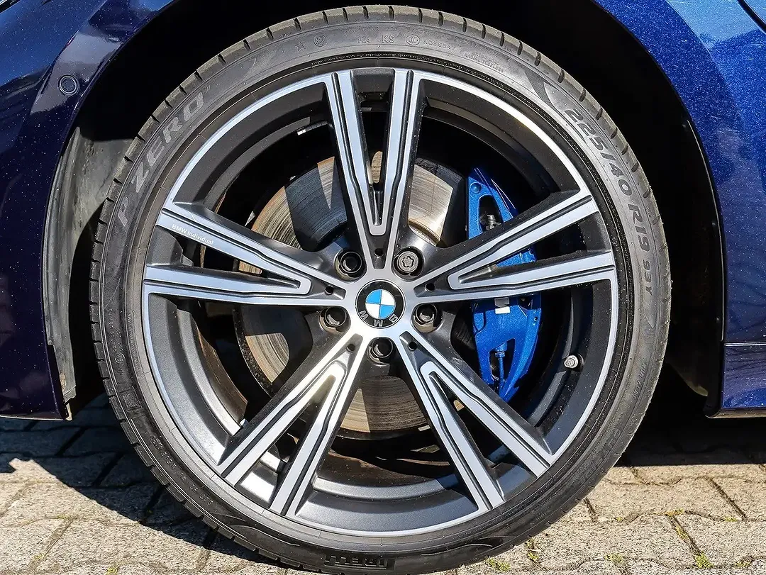 BMW 330 - Thumbnail 4