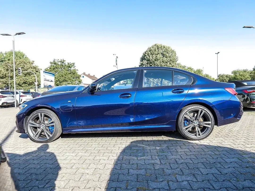 BMW 330 - Thumbnail 9